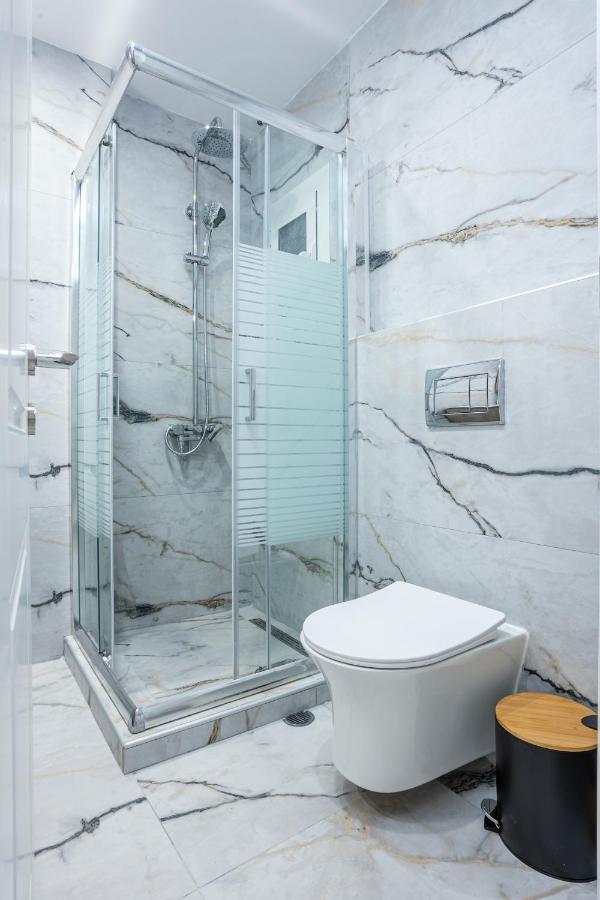 Luxury Downtown Apartment E1 Thessaloniki Exterior photo